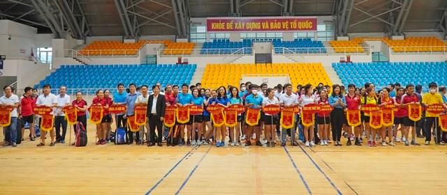 Gần 150 vận động viên tham gia giải Cầu lông công đoàn viên chức tỉnh Quảng Trị năm 2022