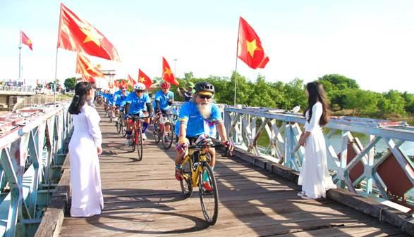 Khai mạc Ngày hội đạp xe Vì Hòa bình
